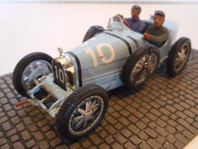 10 Bugatti 35 2.0 - edicola (1).jpg
